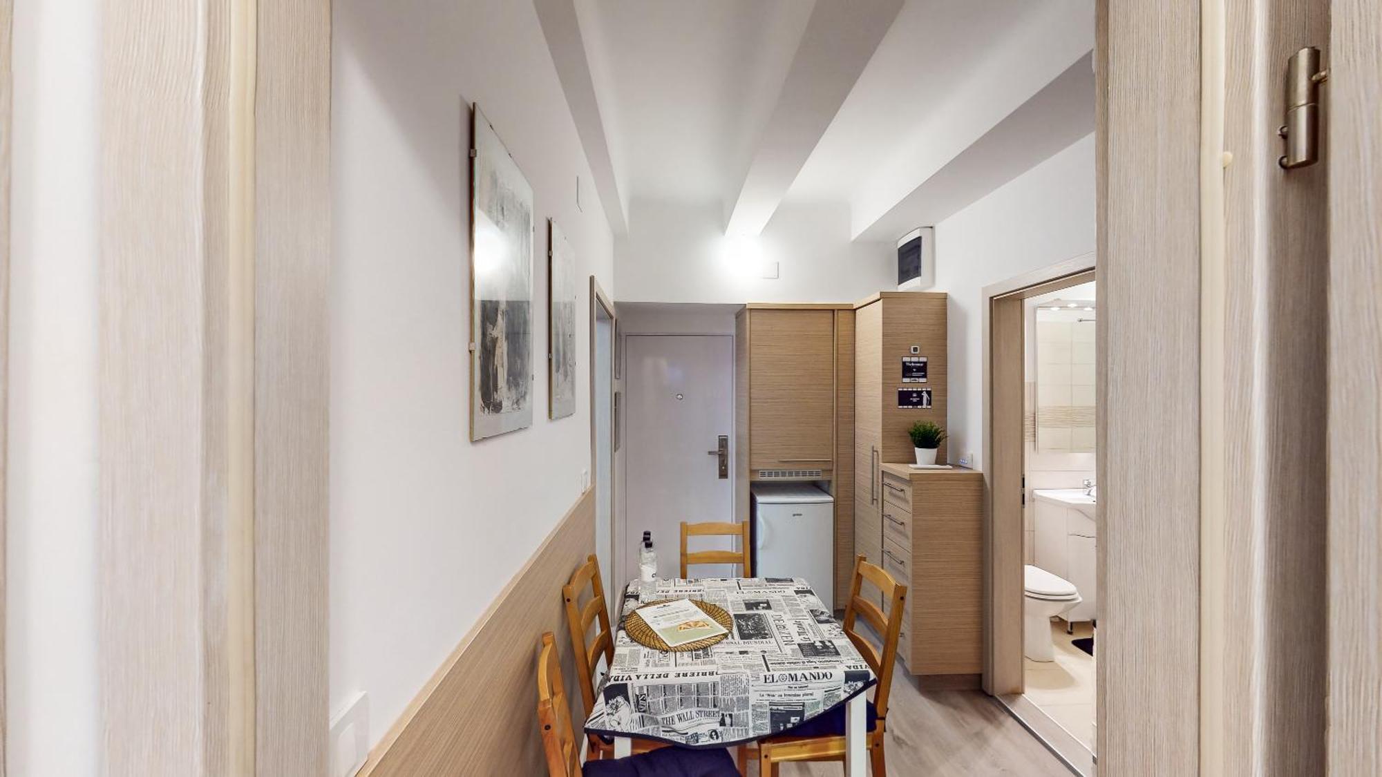 Chaplin Apartment - Free Garage Parking ลูบลิยานา ภายนอก รูปภาพ